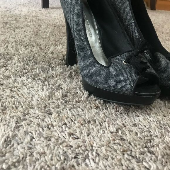 7.5 Christian Sirilano Black Tweed Heels 4” EUC - Picture 7 of 11